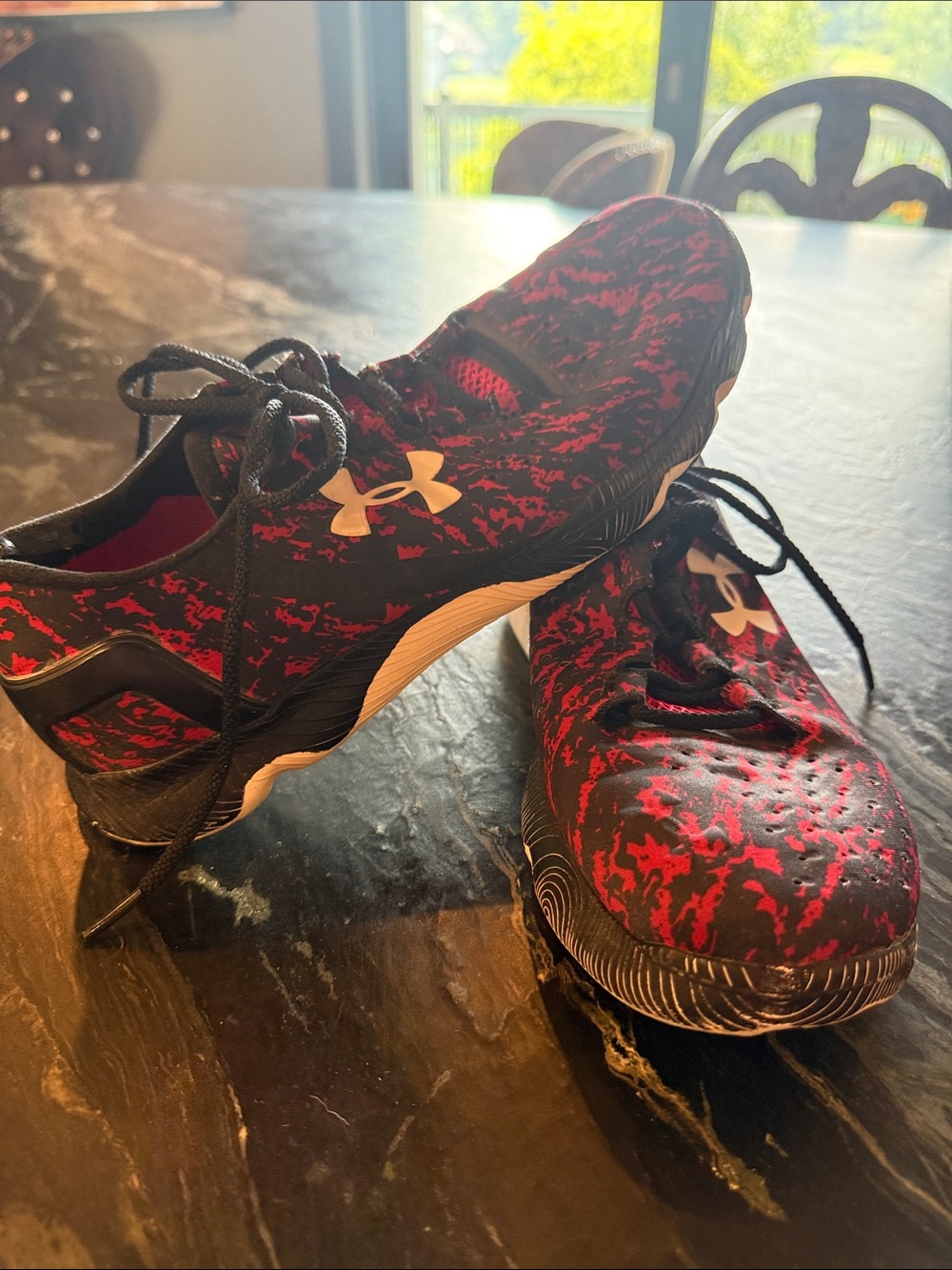 Under Armour Speed/Form Apollo Black and Red Patterned Running Training Shoes